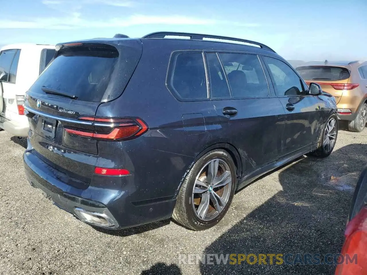 3 Photograph of a damaged car 5UX23EM01R9S30175 BMW X7 2024