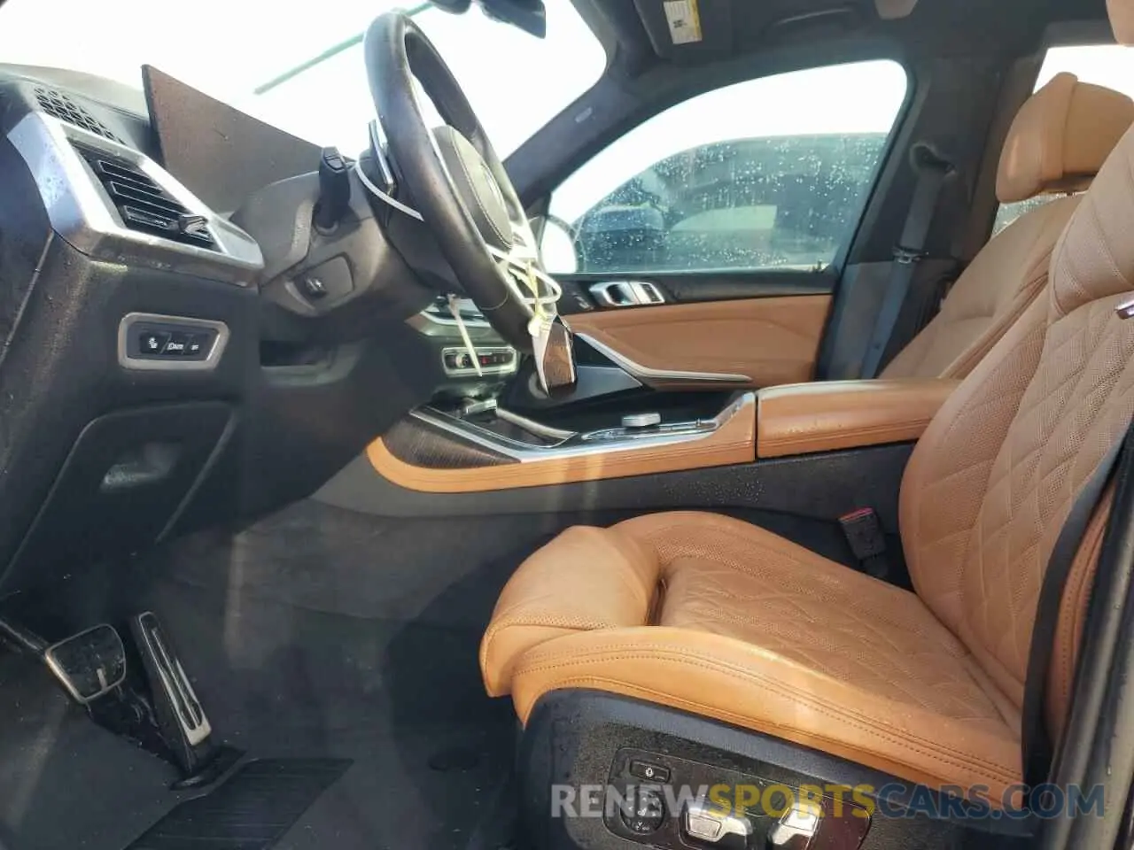 7 Photograph of a damaged car 5UX23EM01R9S30175 BMW X7 2024