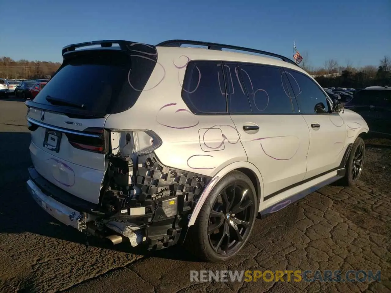 3 Photograph of a damaged car 5UX23EM01R9T77466 BMW X7 2024