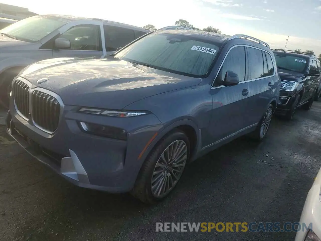 1 Photograph of a damaged car 5UX23EM01R9U97364 BMW X7 2024