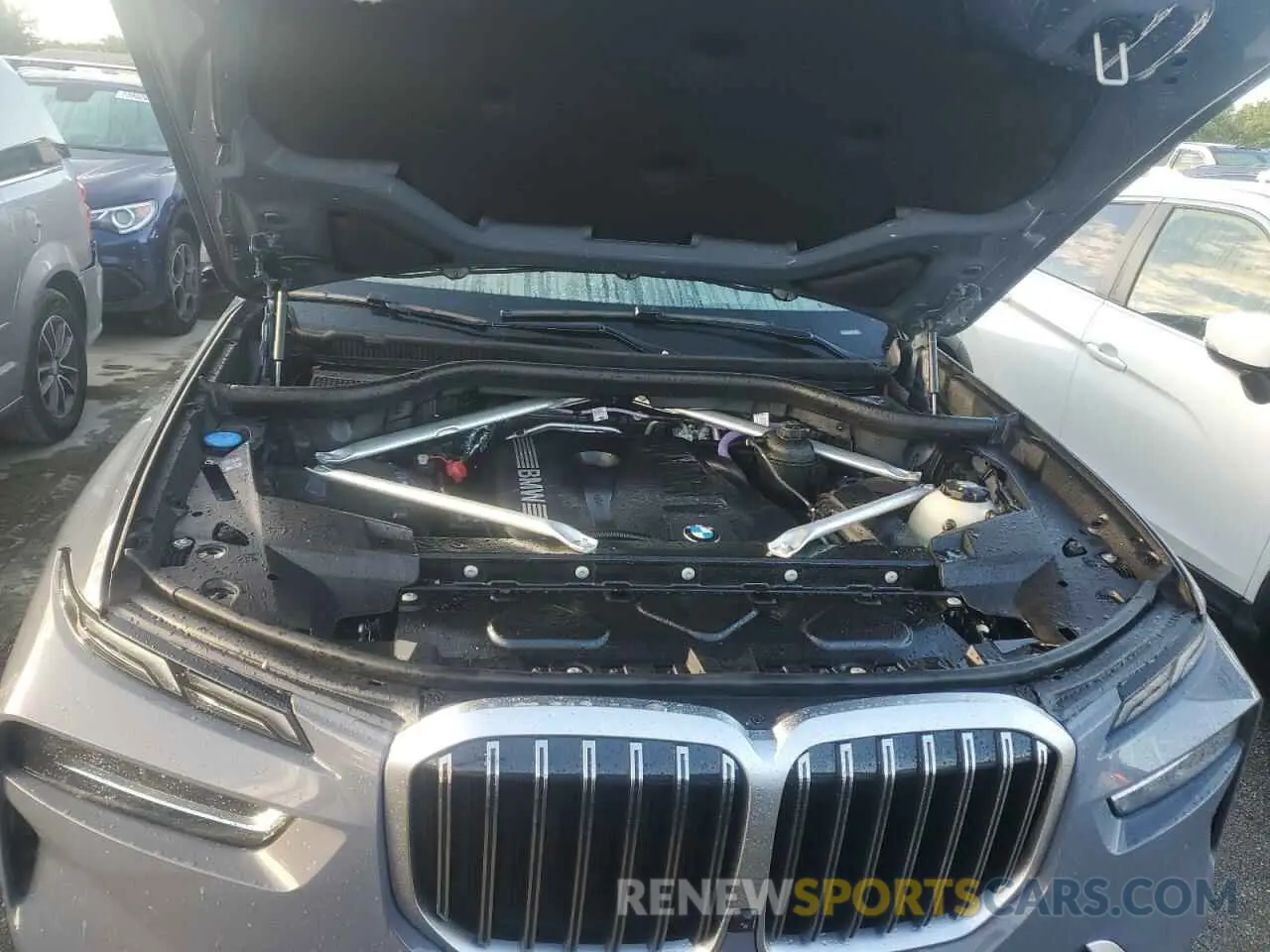 12 Photograph of a damaged car 5UX23EM01R9U97364 BMW X7 2024