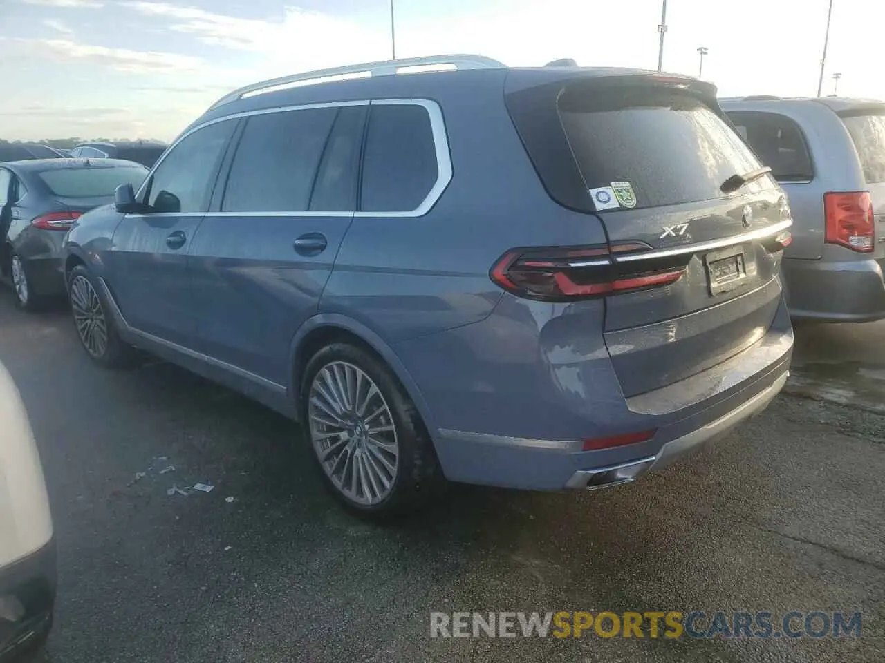 2 Photograph of a damaged car 5UX23EM01R9U97364 BMW X7 2024