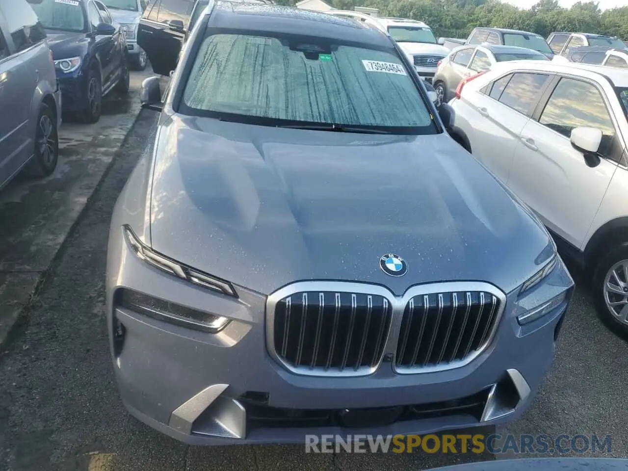 5 Photograph of a damaged car 5UX23EM01R9U97364 BMW X7 2024