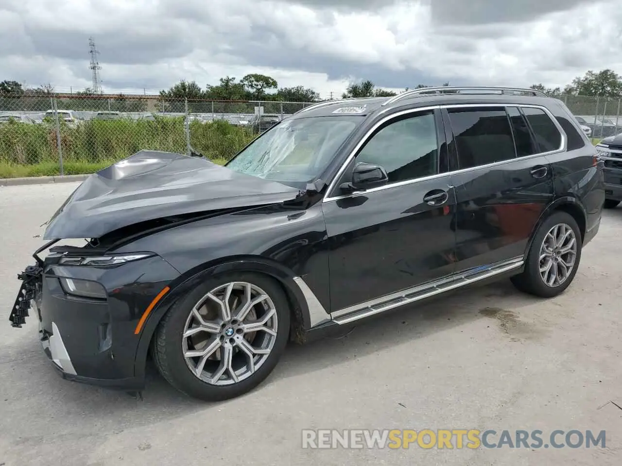 1 Photograph of a damaged car 5UX23EM01R9V45963 BMW X7 2024