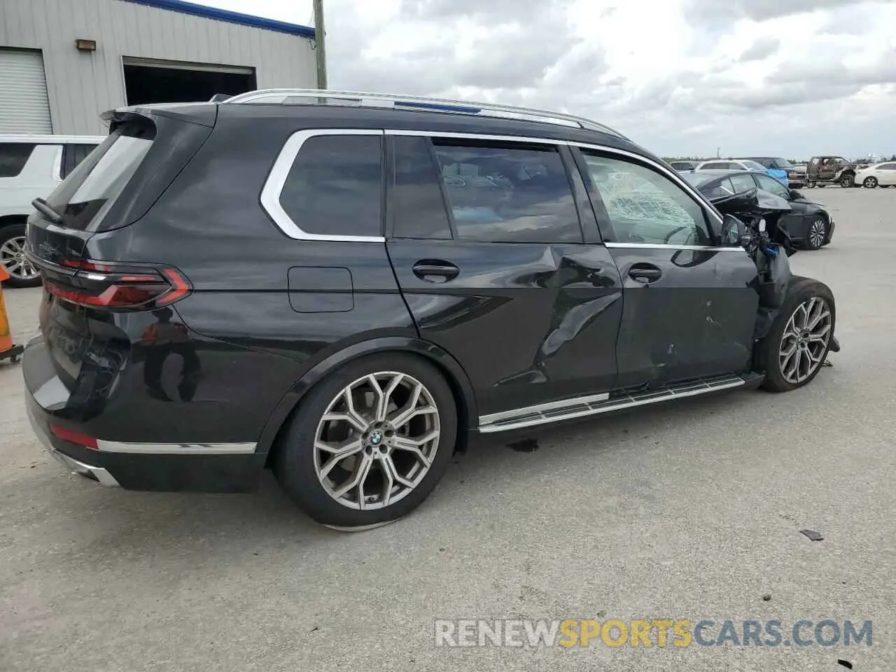 3 Photograph of a damaged car 5UX23EM01R9V45963 BMW X7 2024