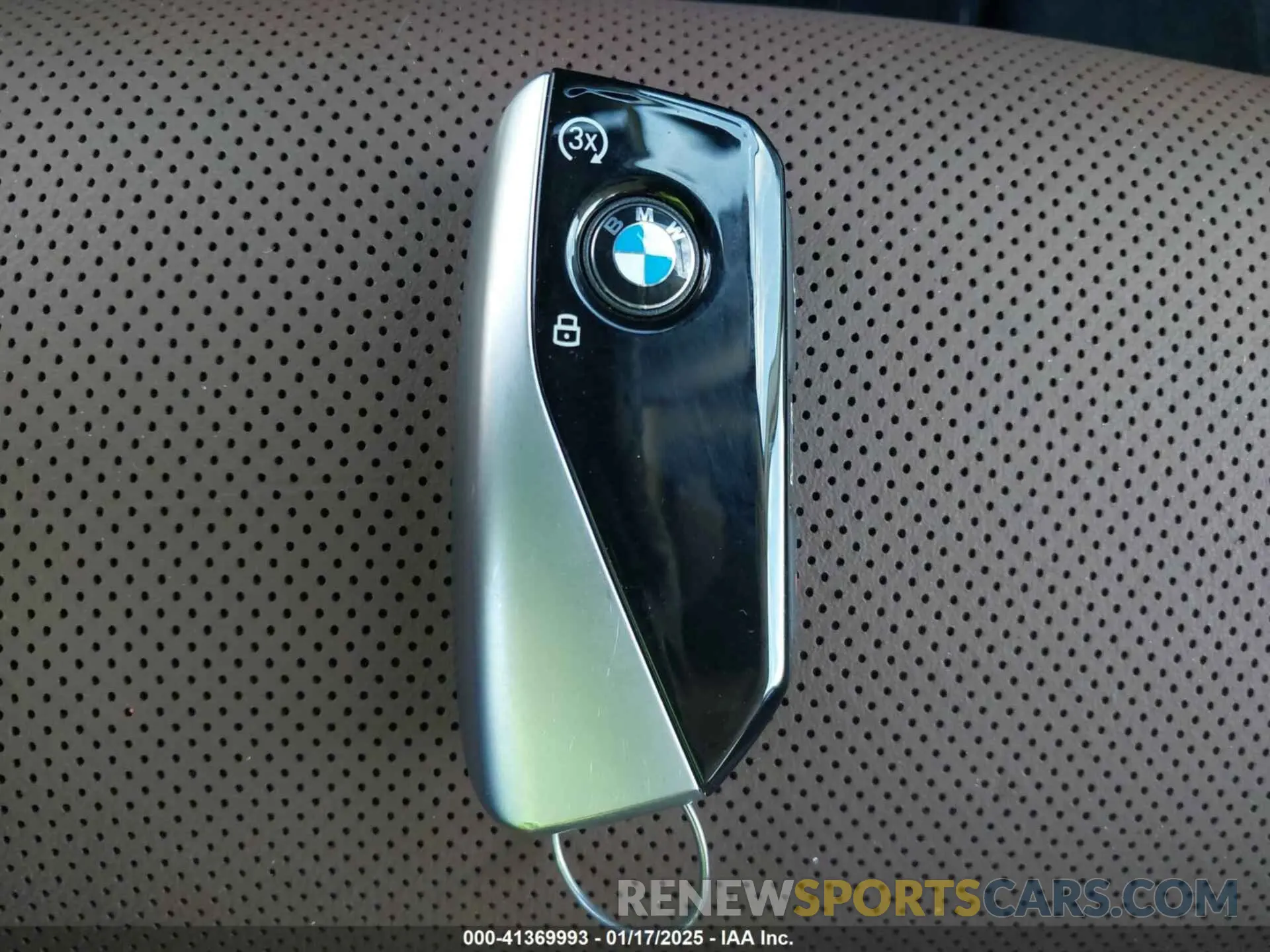 11 Photograph of a damaged car 5UX23EM03R9V69407 BMW X7 2024
