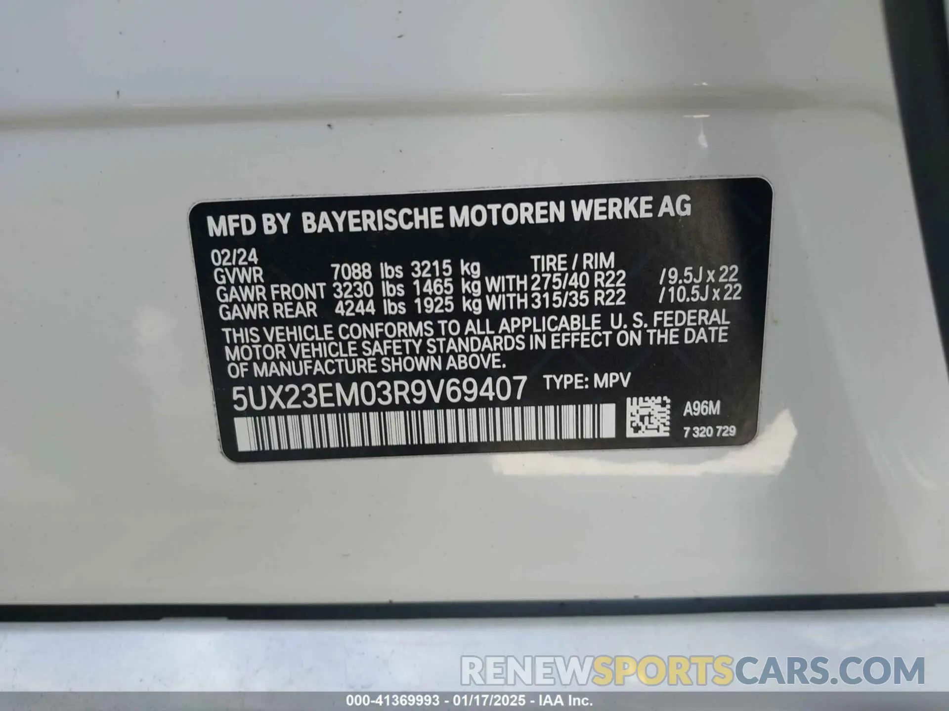 9 Photograph of a damaged car 5UX23EM03R9V69407 BMW X7 2024