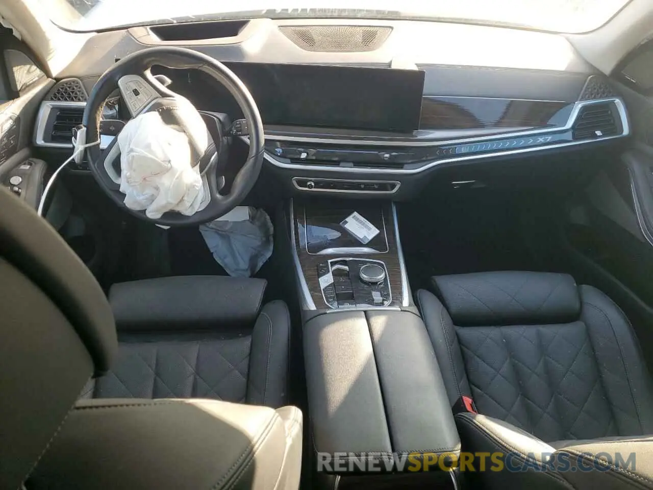 8 Photograph of a damaged car 5UX23EM04R9T72679 BMW X7 2024
