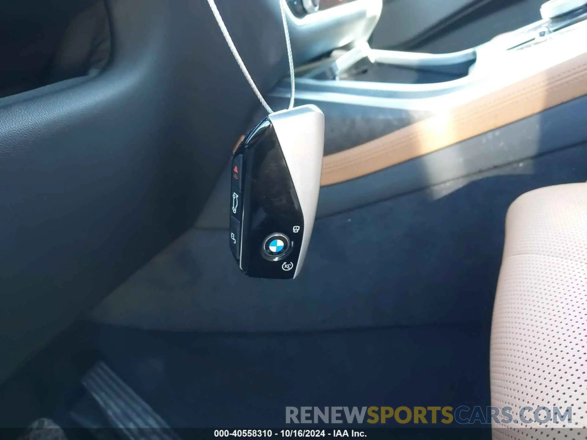 11 Photograph of a damaged car 5UX23EM04R9T93287 BMW X7 2024