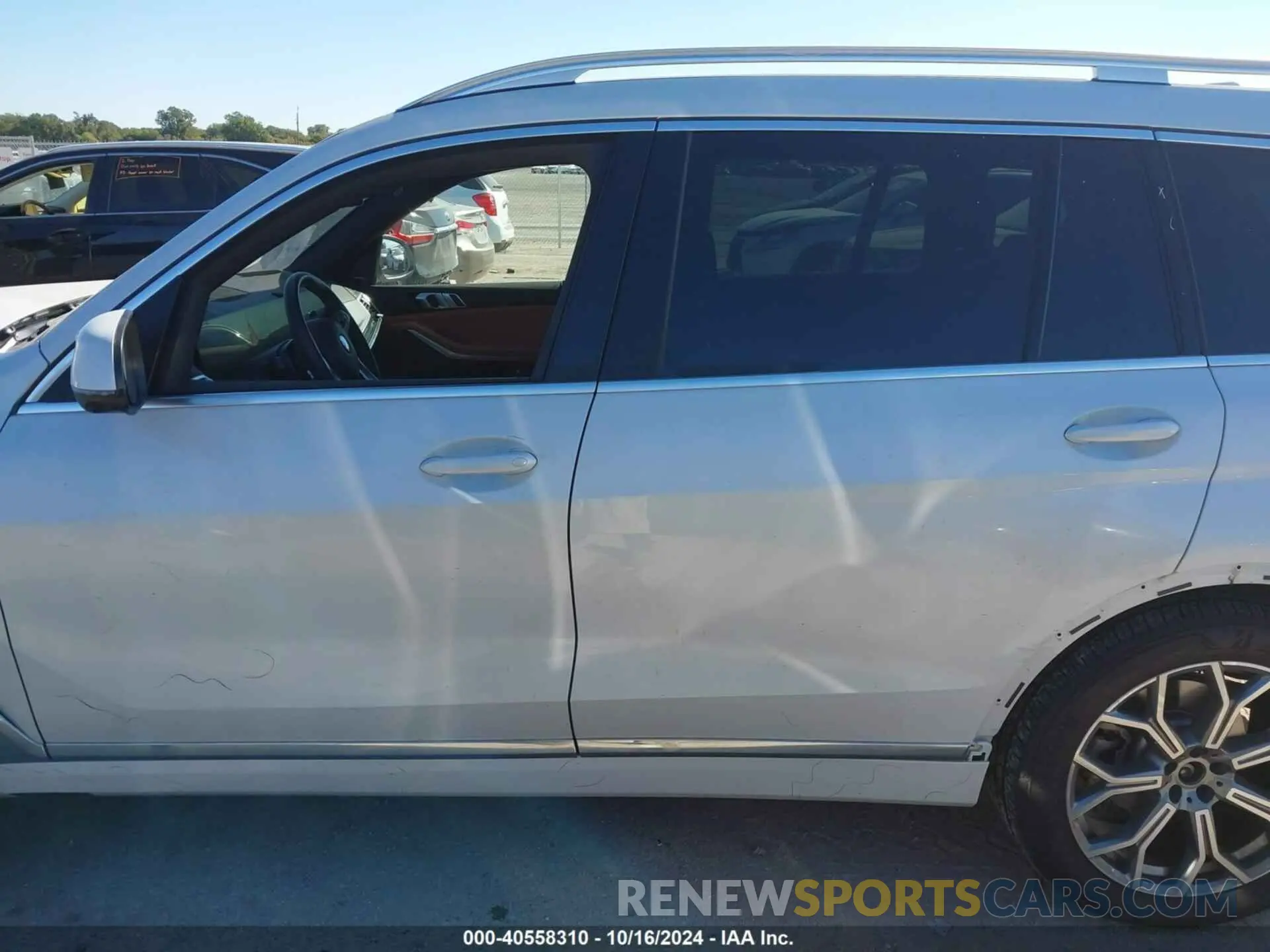 14 Photograph of a damaged car 5UX23EM04R9T93287 BMW X7 2024