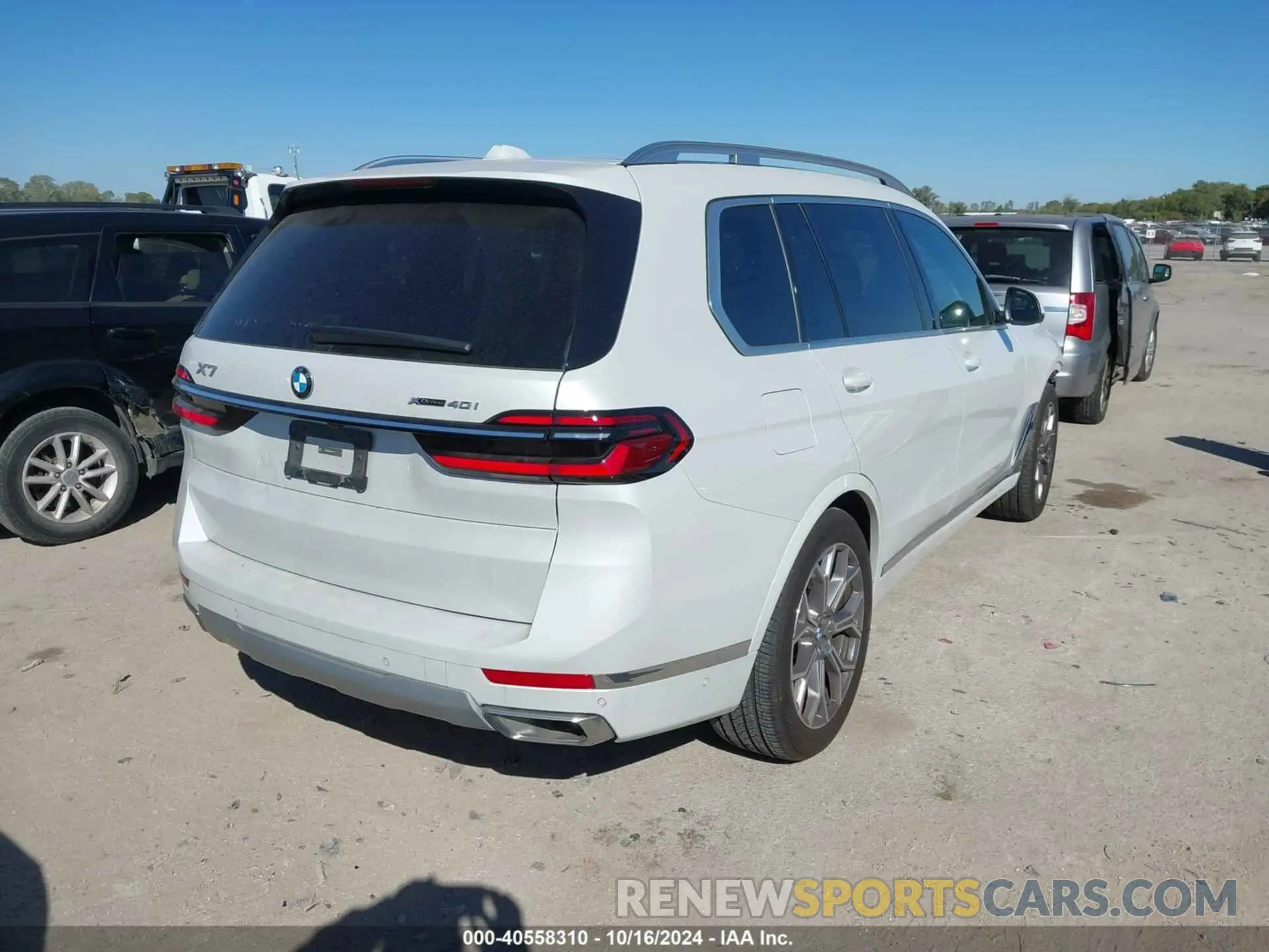 4 Photograph of a damaged car 5UX23EM04R9T93287 BMW X7 2024