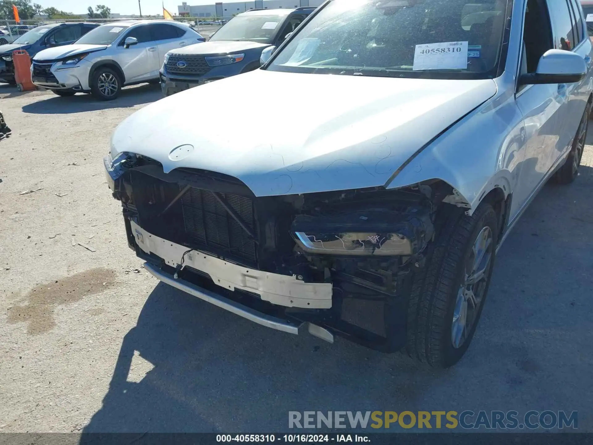 6 Photograph of a damaged car 5UX23EM04R9T93287 BMW X7 2024