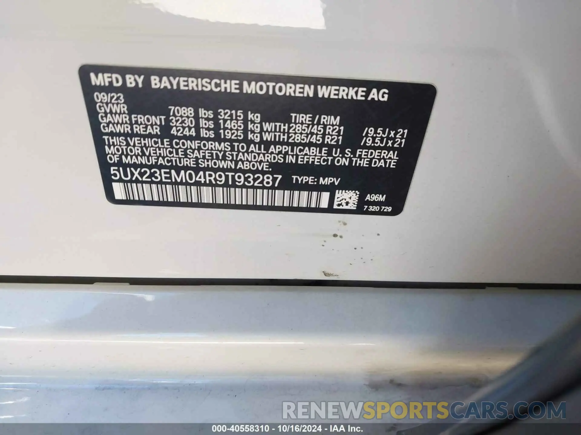 9 Photograph of a damaged car 5UX23EM04R9T93287 BMW X7 2024