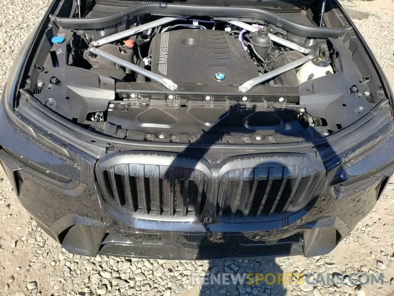 12 Photograph of a damaged car 5UX23EM04R9V24685 BMW X7 2024