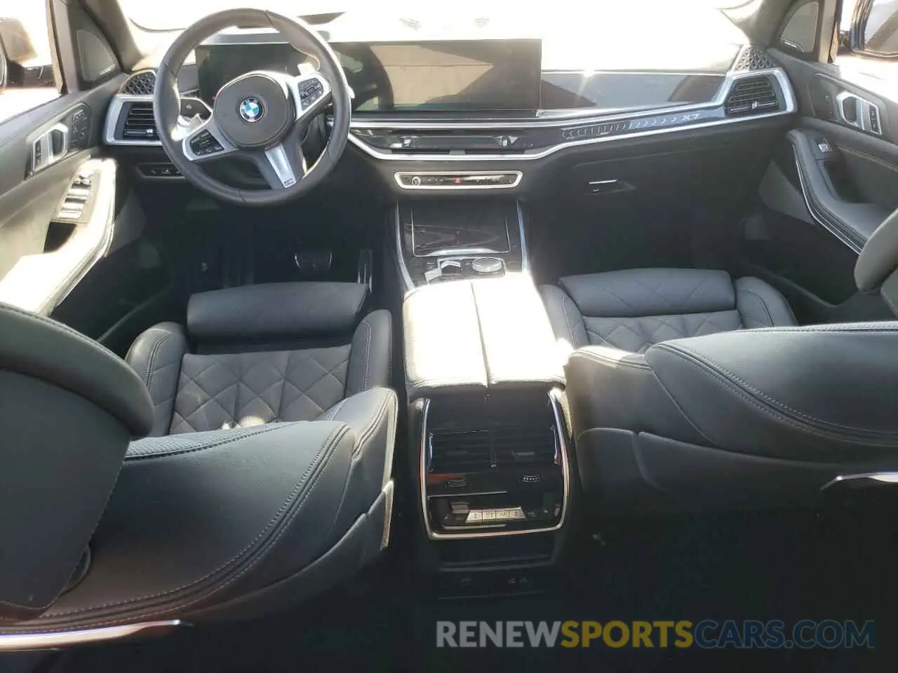 8 Photograph of a damaged car 5UX23EM04R9V24685 BMW X7 2024