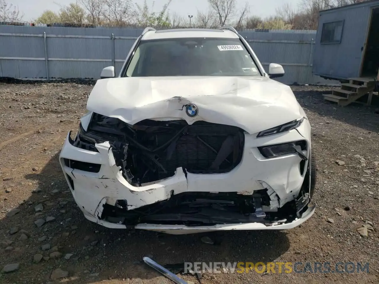 5 Photograph of a damaged car 5UX23EM05R9S88970 BMW X7 2024
