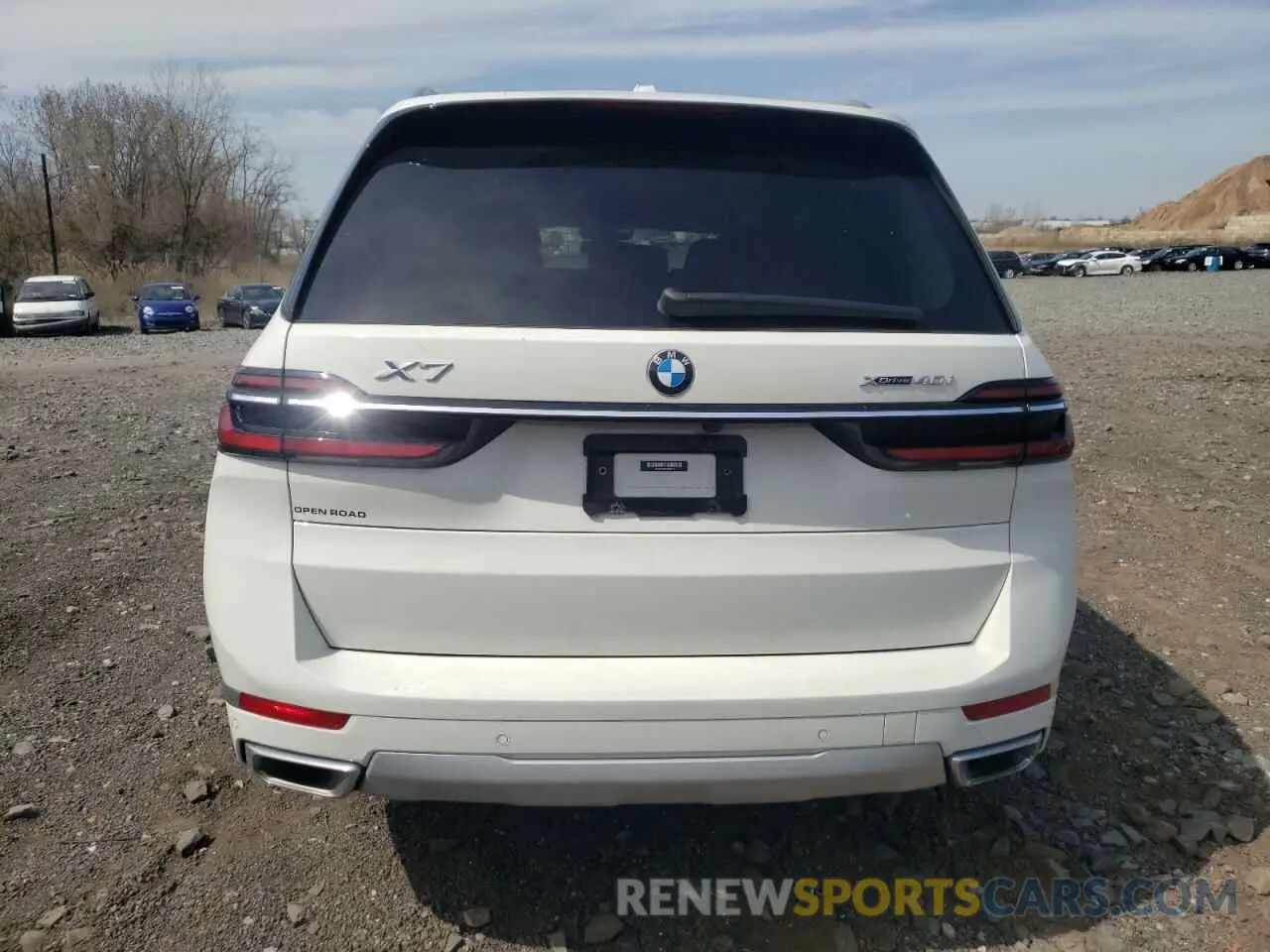 6 Photograph of a damaged car 5UX23EM05R9S88970 BMW X7 2024