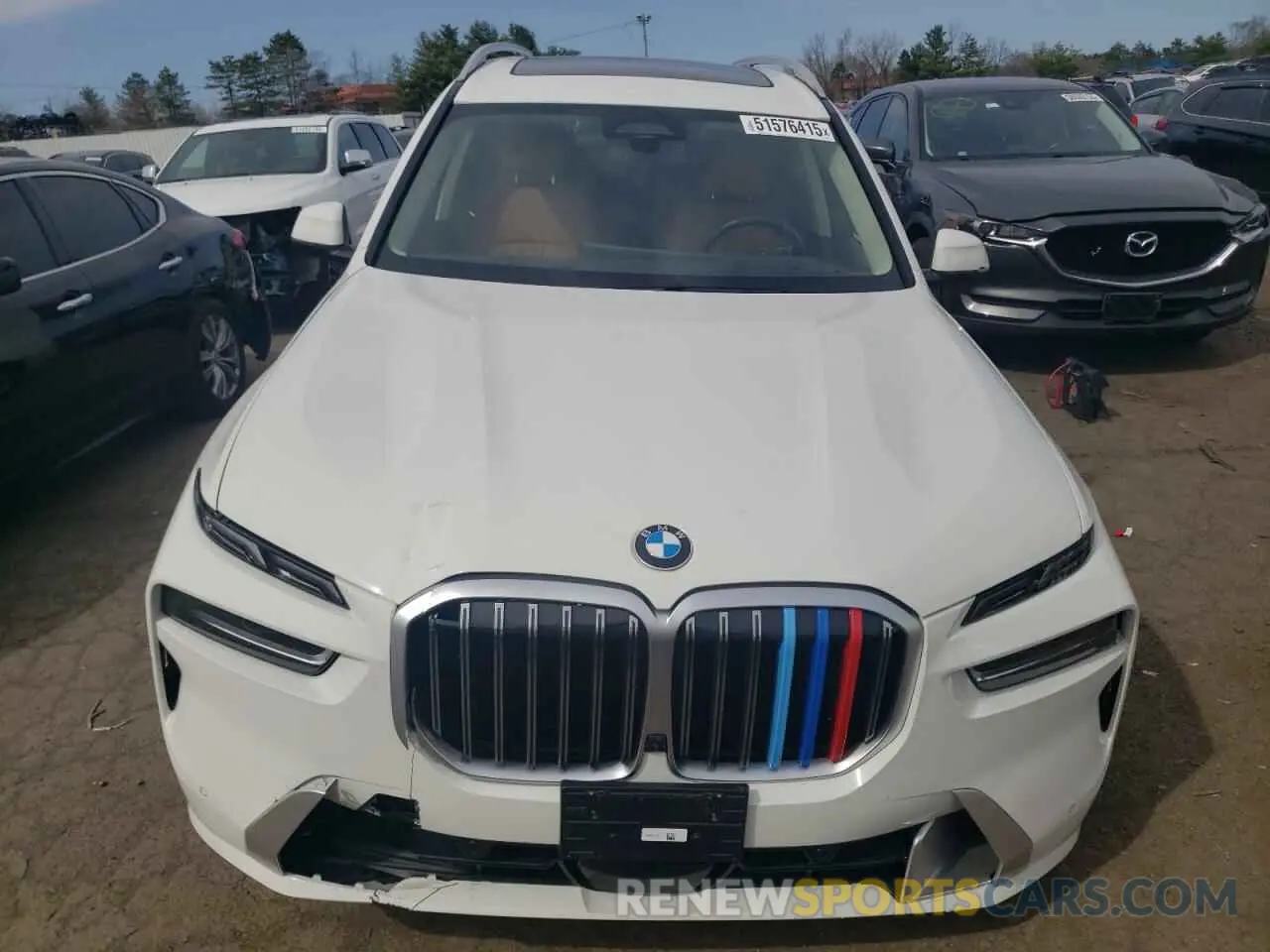 5 Photograph of a damaged car 5UX23EM05R9T00924 BMW X7 2024