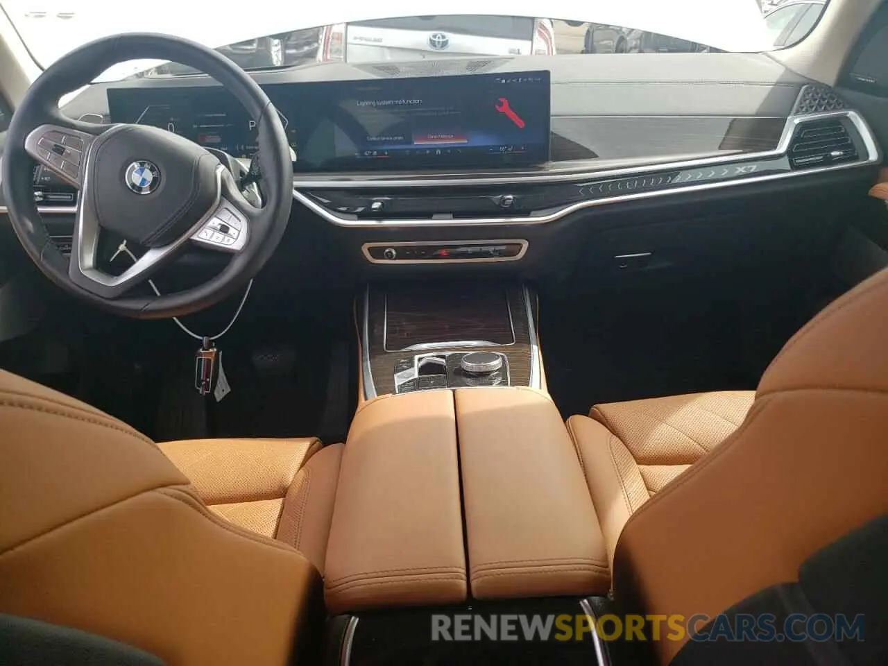 8 Photograph of a damaged car 5UX23EM05R9T00924 BMW X7 2024