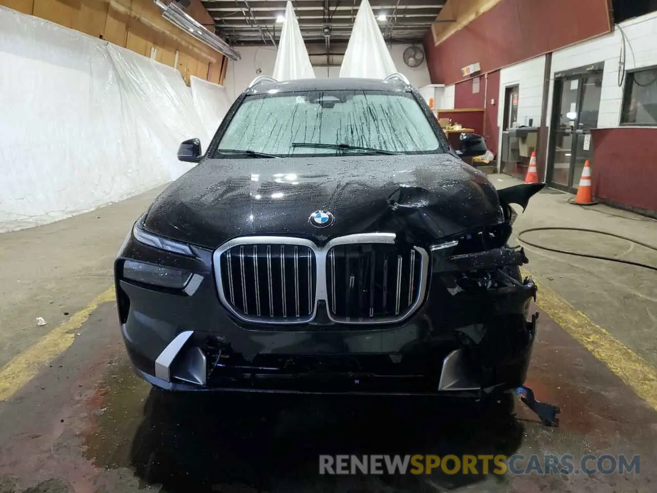 5 Photograph of a damaged car 5UX23EM05R9T27248 BMW X7 2024