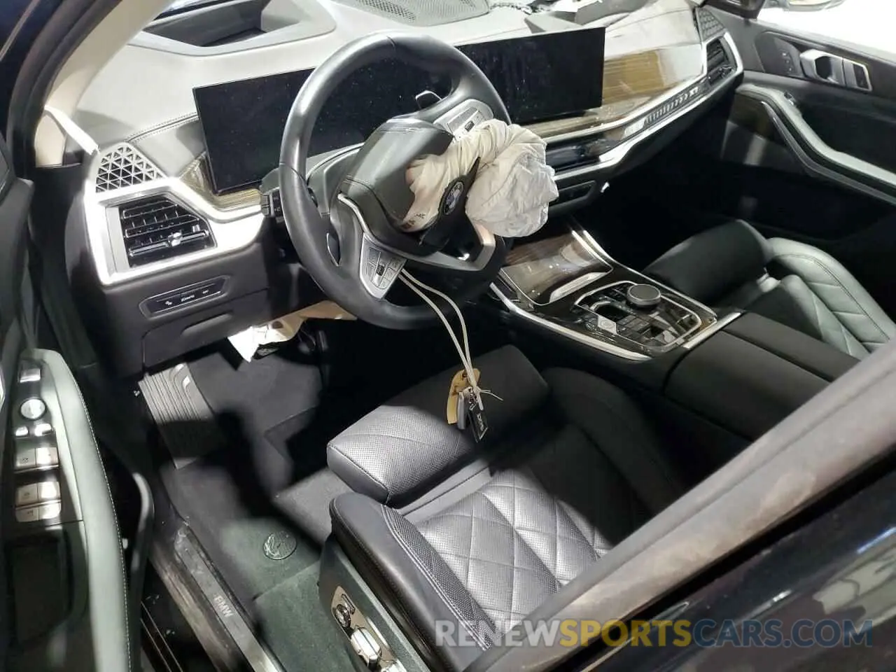 8 Photograph of a damaged car 5UX23EM05R9T27248 BMW X7 2024