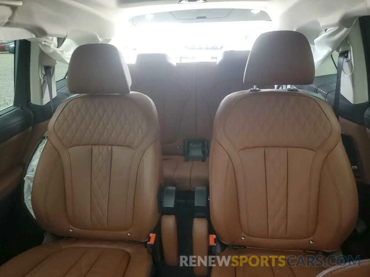 10 Photograph of a damaged car 5UX23EM05R9V44573 BMW X7 2024