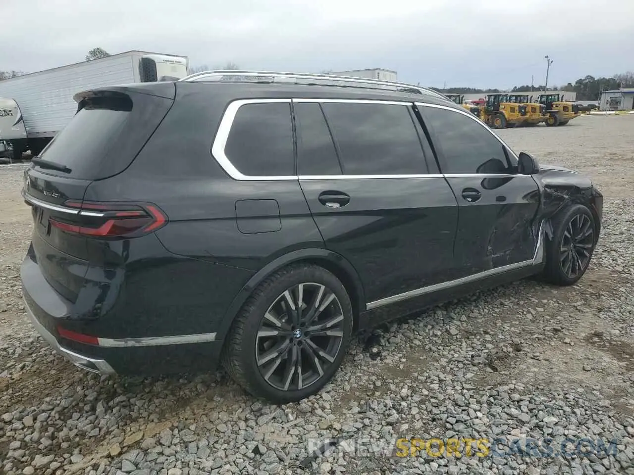 3 Photograph of a damaged car 5UX23EM05R9V44573 BMW X7 2024