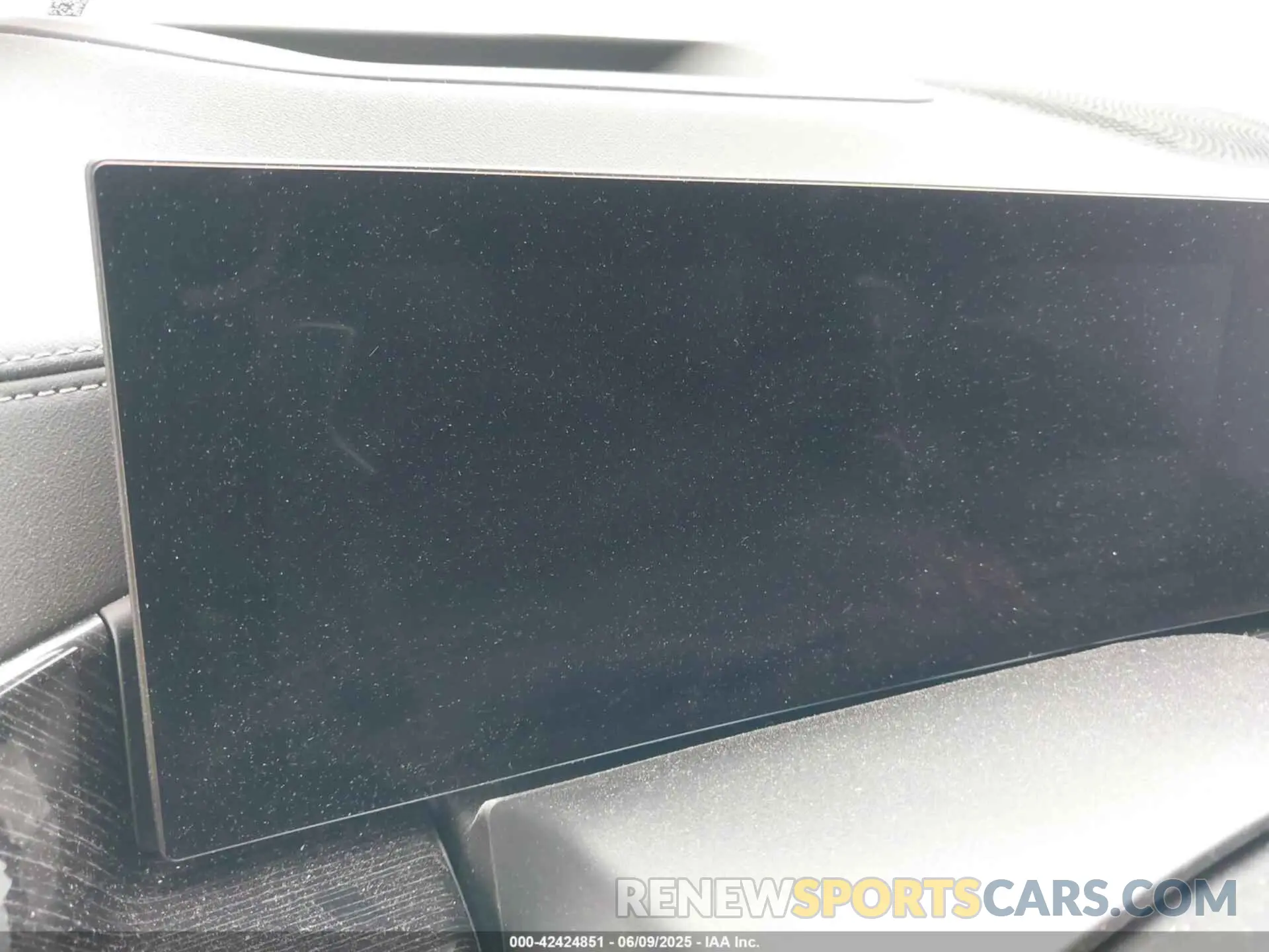 15 Photograph of a damaged car 5UX23EM05R9V63673 BMW X7 2024