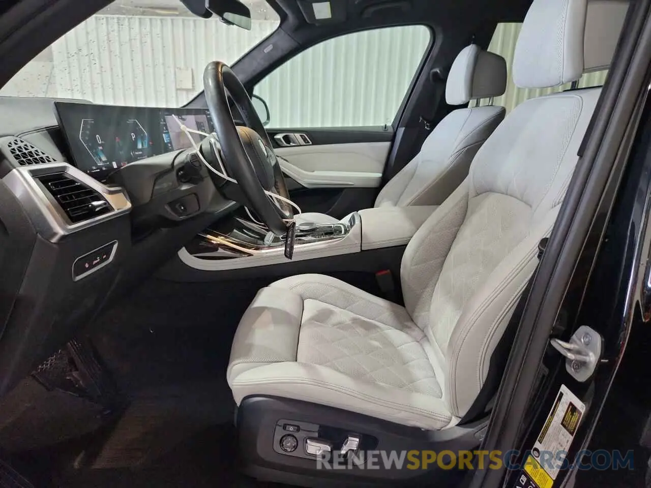 7 Photograph of a damaged car 5UX23EM06R9S18619 BMW X7 2024