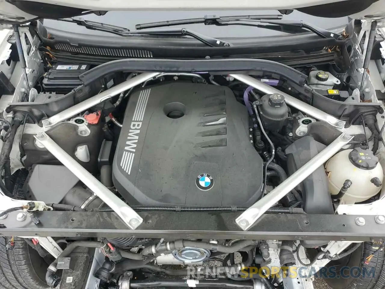 12 Photograph of a damaged car 5UX23EM06R9S67707 BMW X7 2024
