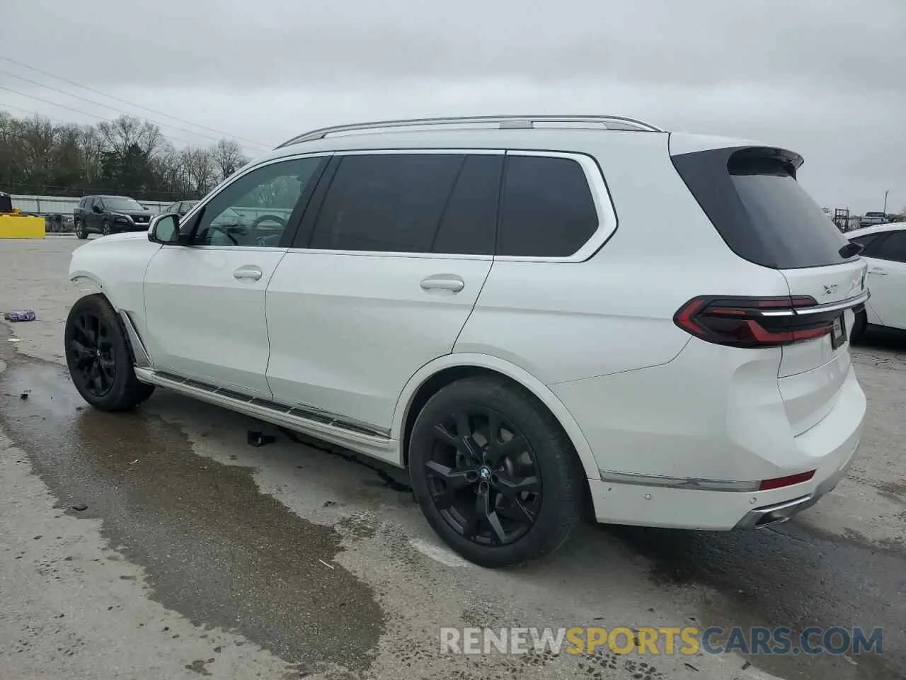 2 Photograph of a damaged car 5UX23EM06R9S67707 BMW X7 2024