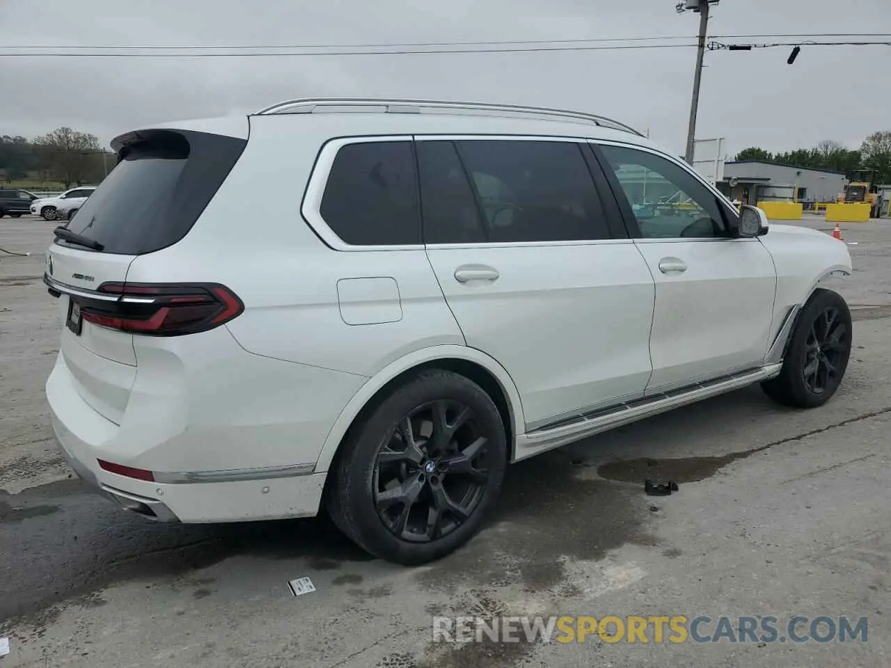 3 Photograph of a damaged car 5UX23EM06R9S67707 BMW X7 2024