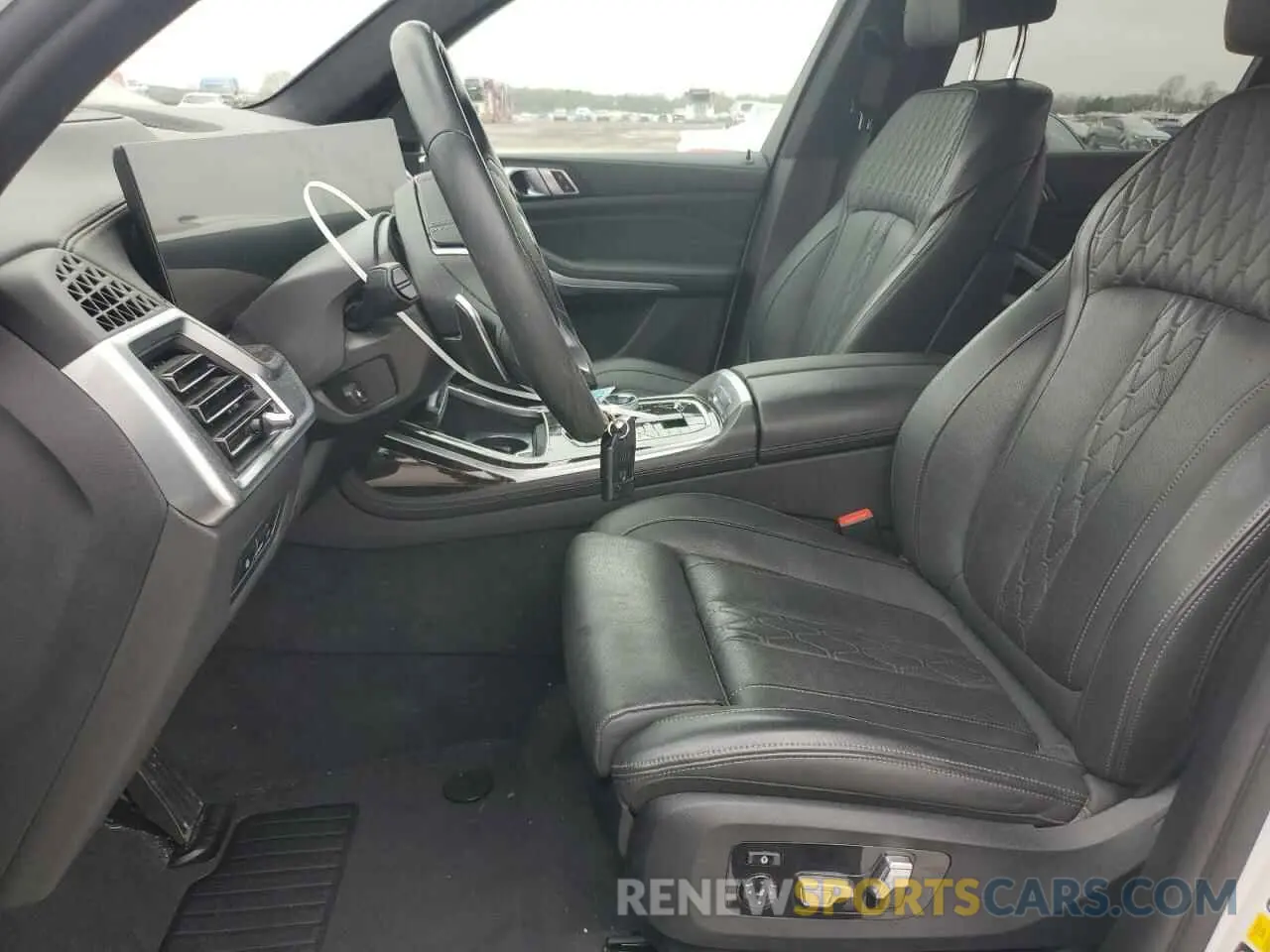 7 Photograph of a damaged car 5UX23EM06R9S67707 BMW X7 2024