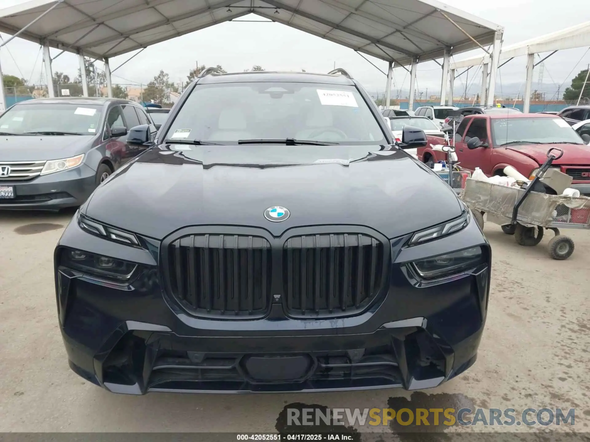 12 Photograph of a damaged car 5UX23EM06R9T77110 BMW X7 2024