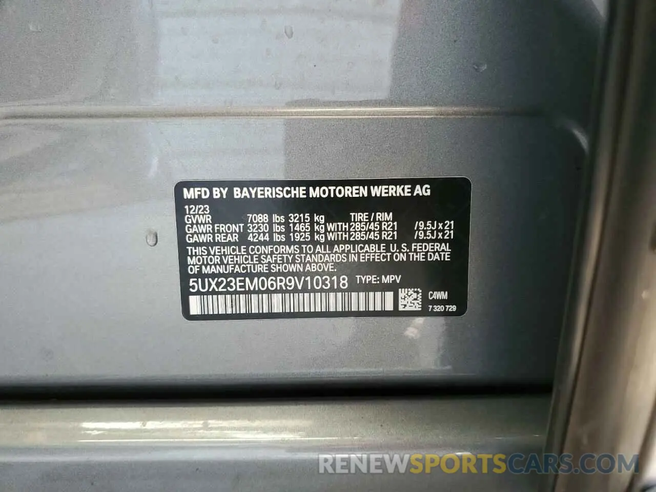 13 Photograph of a damaged car 5UX23EM06R9V10318 BMW X7 2024