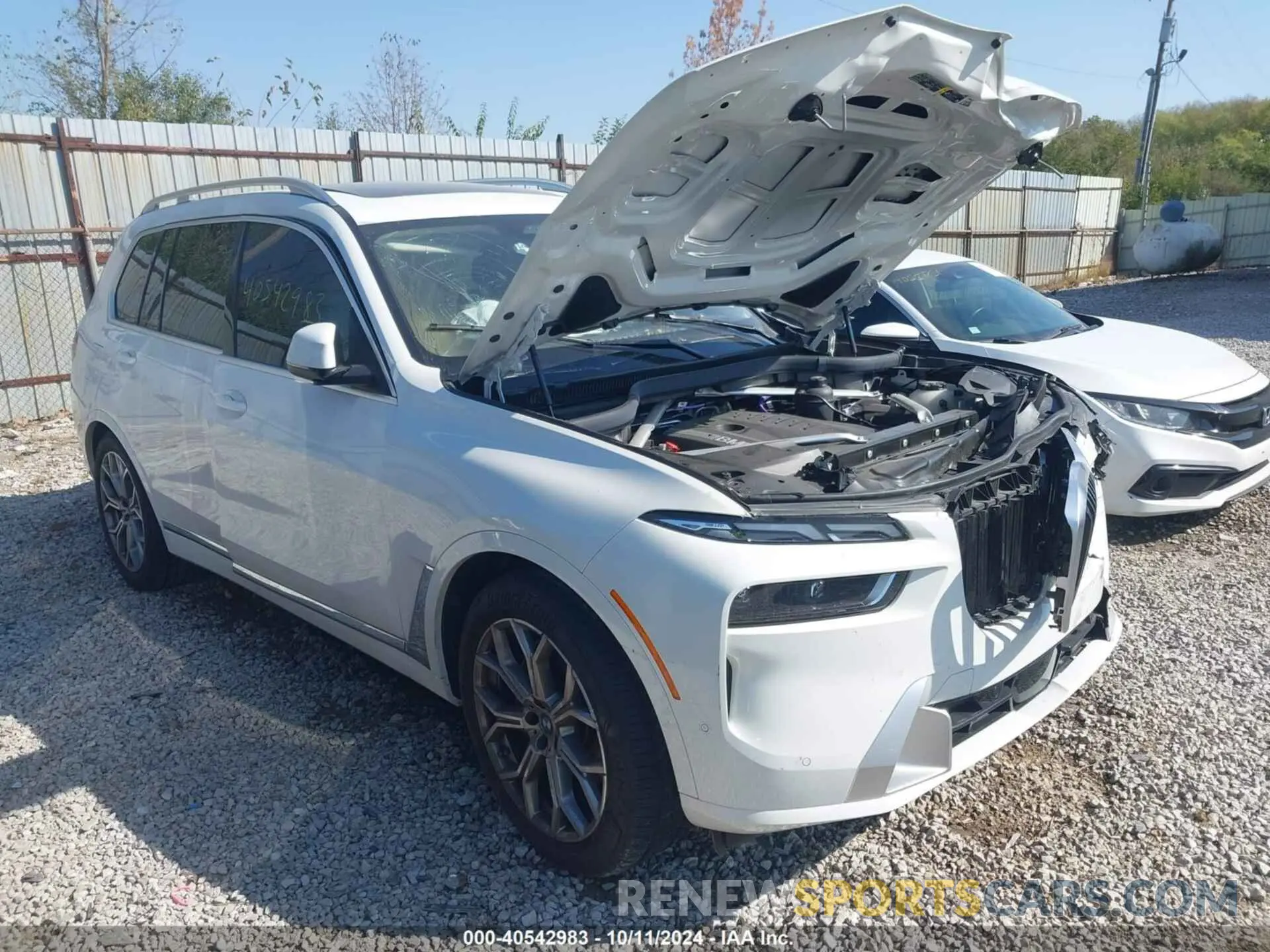 1 Photograph of a damaged car 5UX23EM07R9S41438 BMW X7 2024