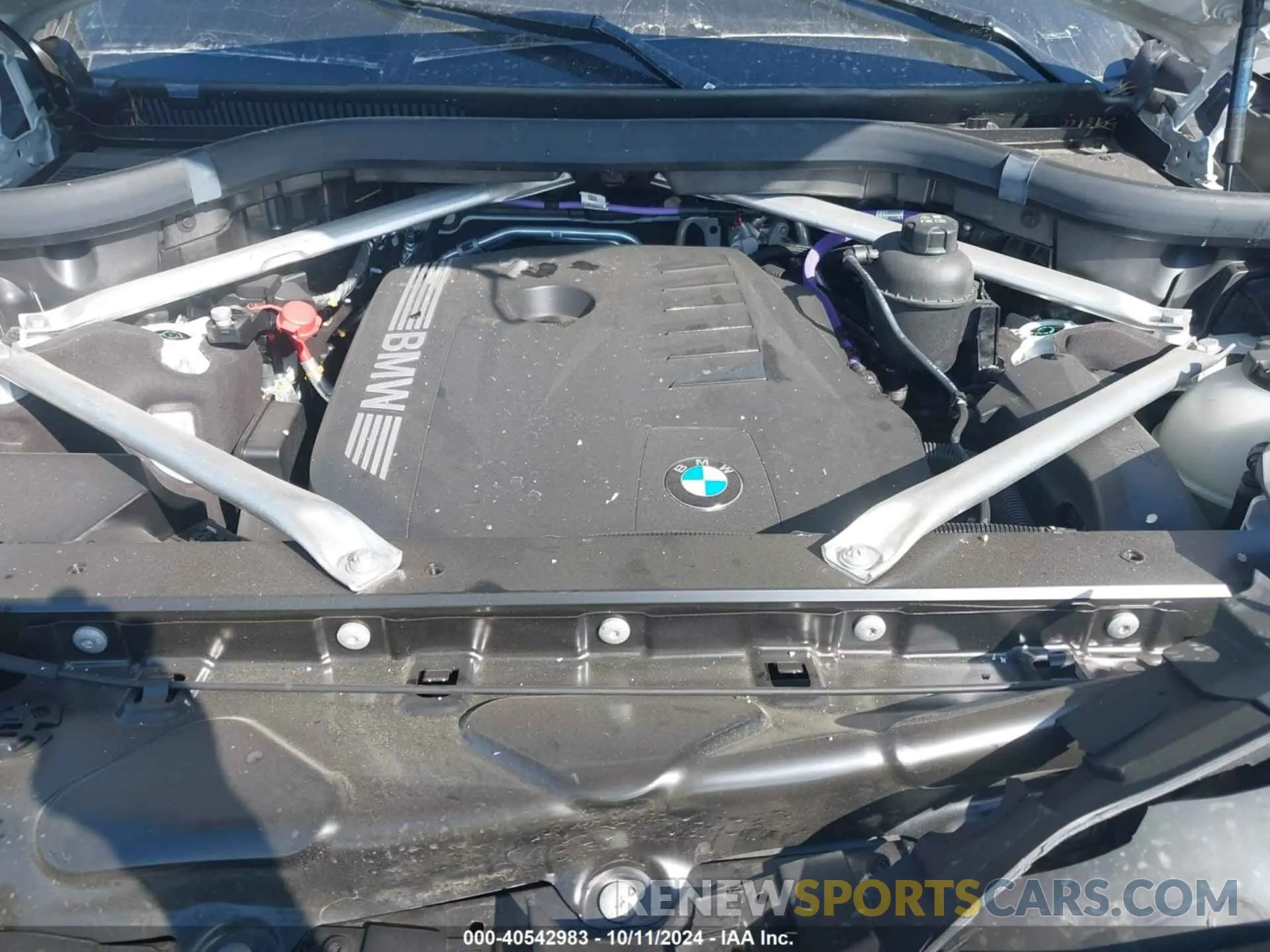 10 Photograph of a damaged car 5UX23EM07R9S41438 BMW X7 2024
