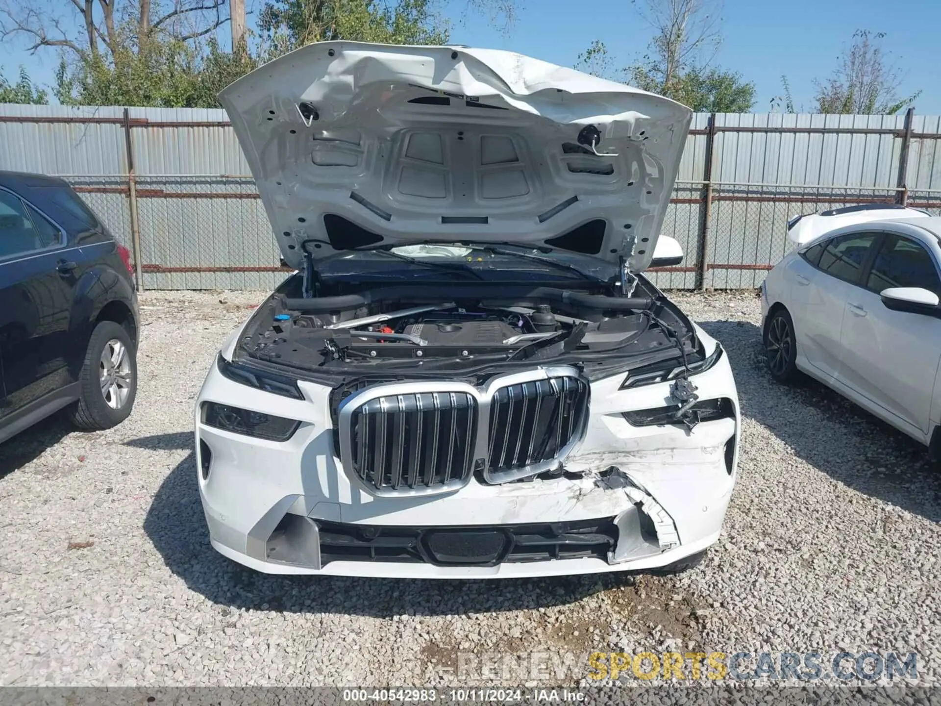 12 Photograph of a damaged car 5UX23EM07R9S41438 BMW X7 2024