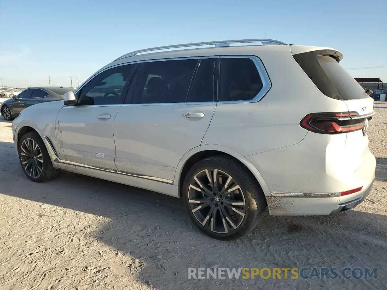 2 Photograph of a damaged car 5UX23EM07R9V16547 BMW X7 2024