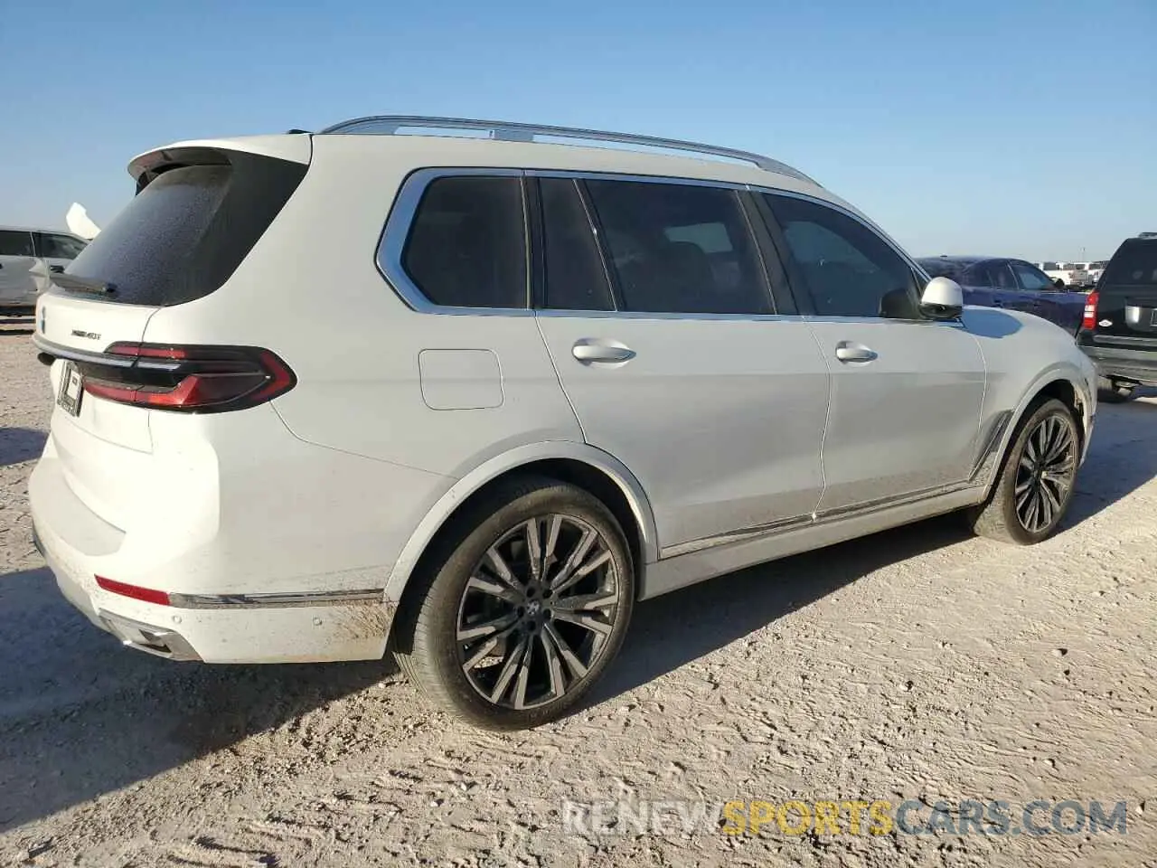 3 Photograph of a damaged car 5UX23EM07R9V16547 BMW X7 2024