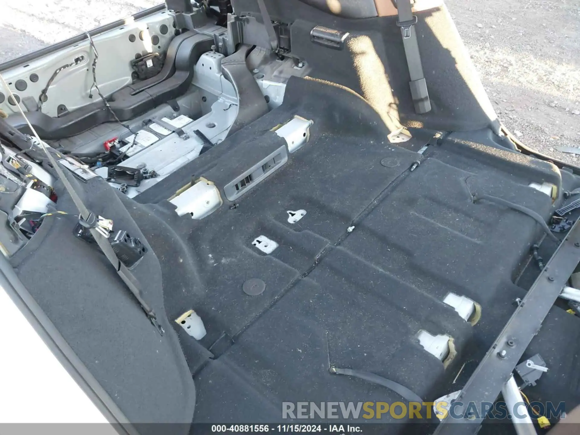 8 Photograph of a damaged car 5UX23EM08R9S38676 BMW X7 2024