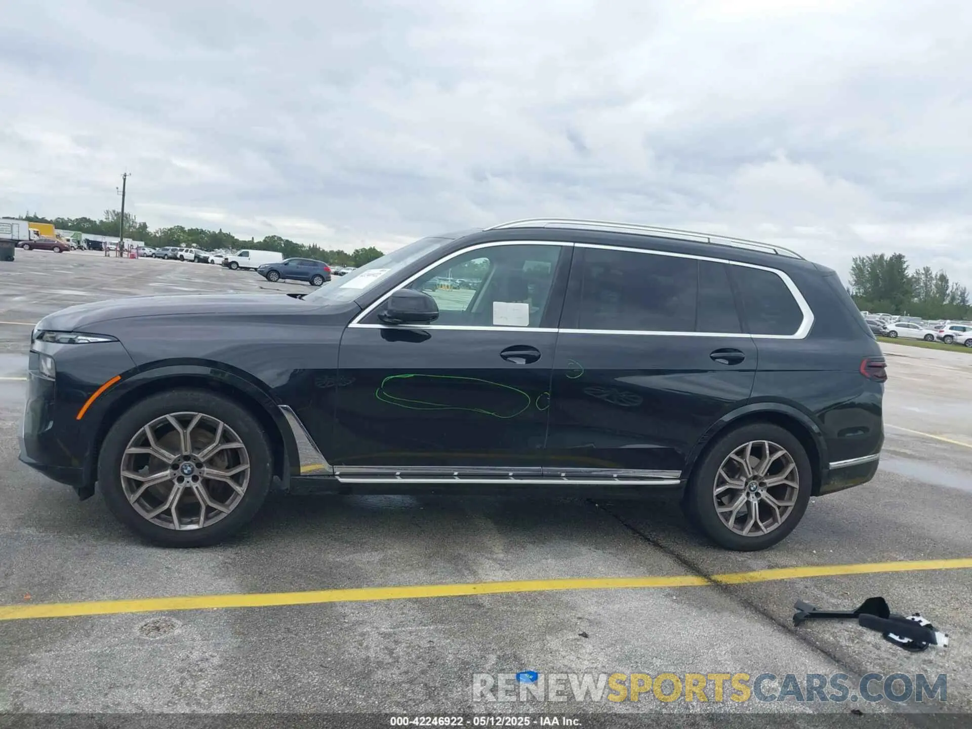15 Photograph of a damaged car 5UX23EM08R9V06884 BMW X7 2024
