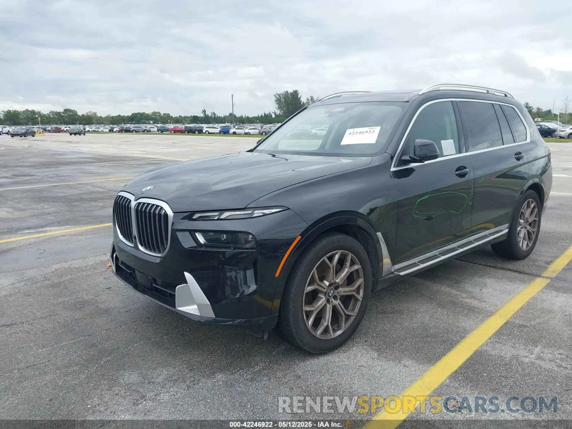 2 Photograph of a damaged car 5UX23EM08R9V06884 BMW X7 2024