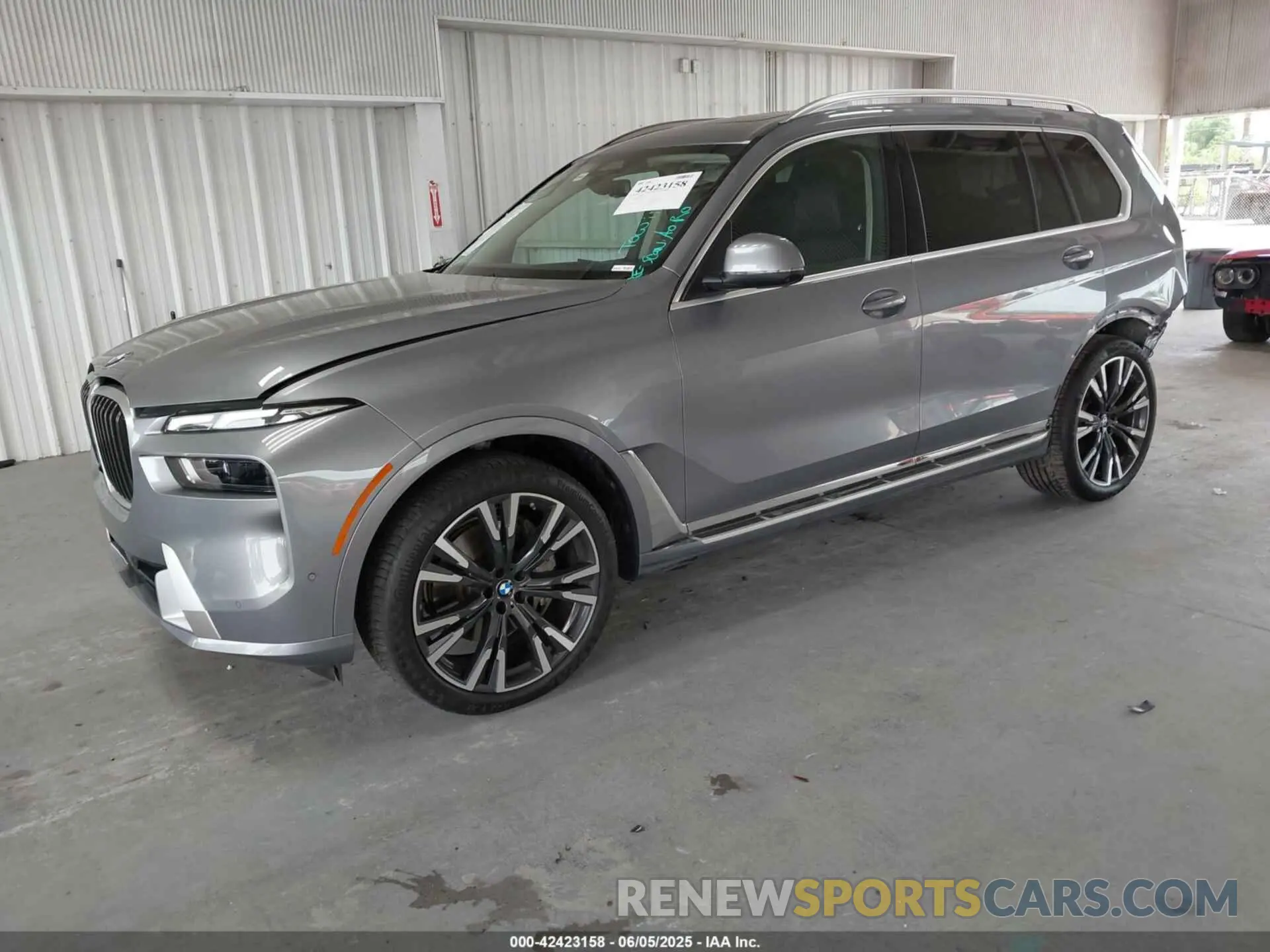 2 Photograph of a damaged car 5UX23EM09R9S95257 BMW X7 2024