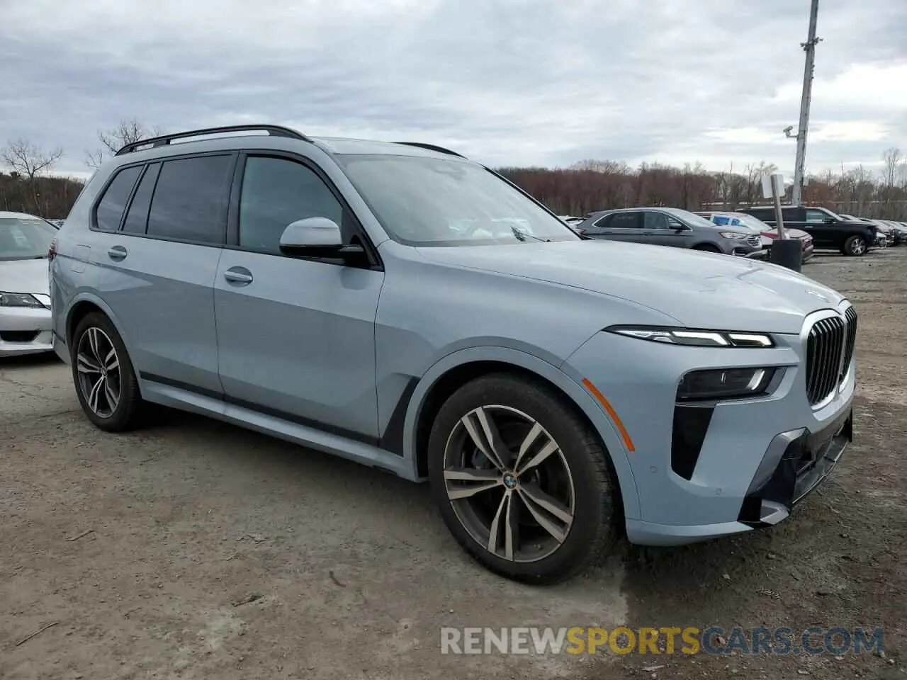 4 Photograph of a damaged car 5UX23EM09R9T84830 BMW X7 2024