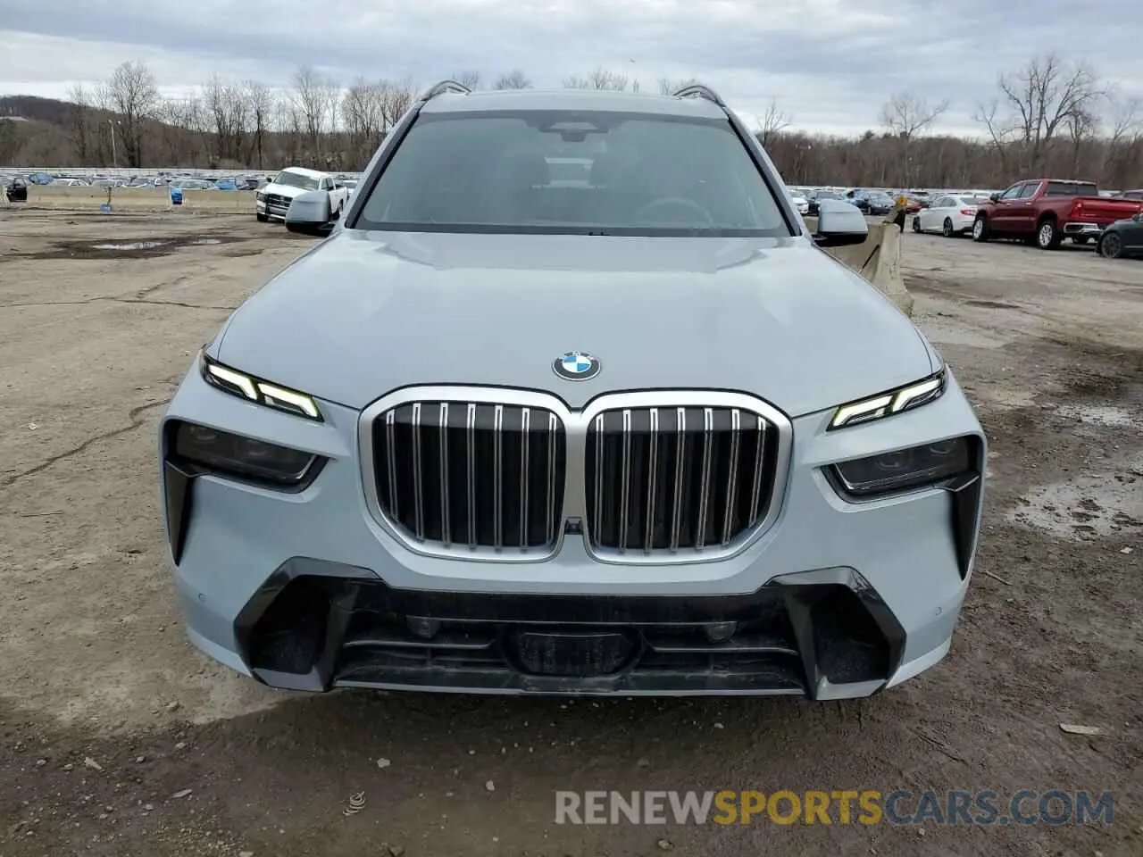 5 Photograph of a damaged car 5UX23EM09R9T84830 BMW X7 2024