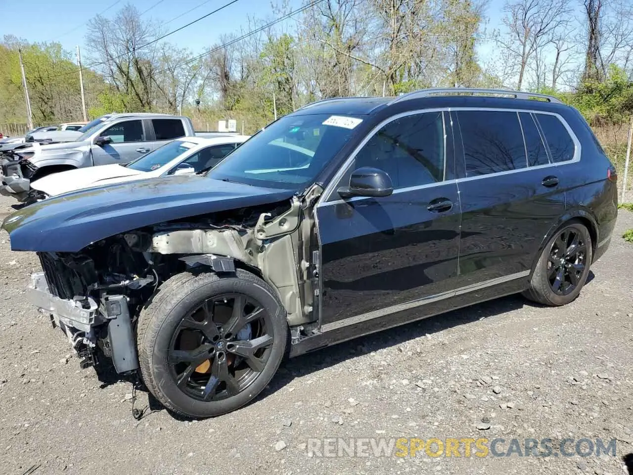 1 Photograph of a damaged car 5UX23EM09R9T85217 BMW X7 2024