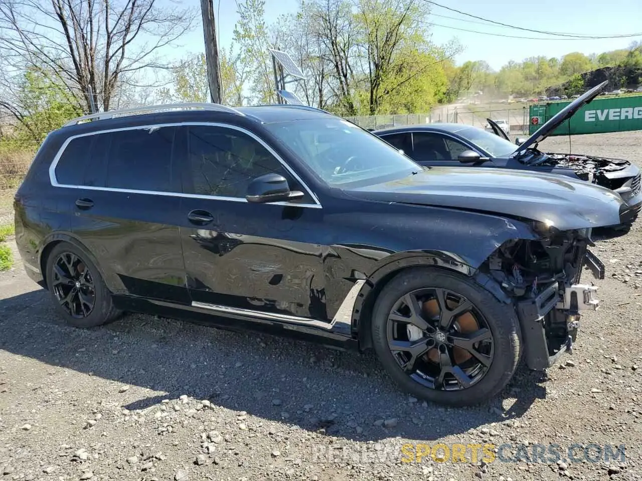 4 Photograph of a damaged car 5UX23EM09R9T85217 BMW X7 2024