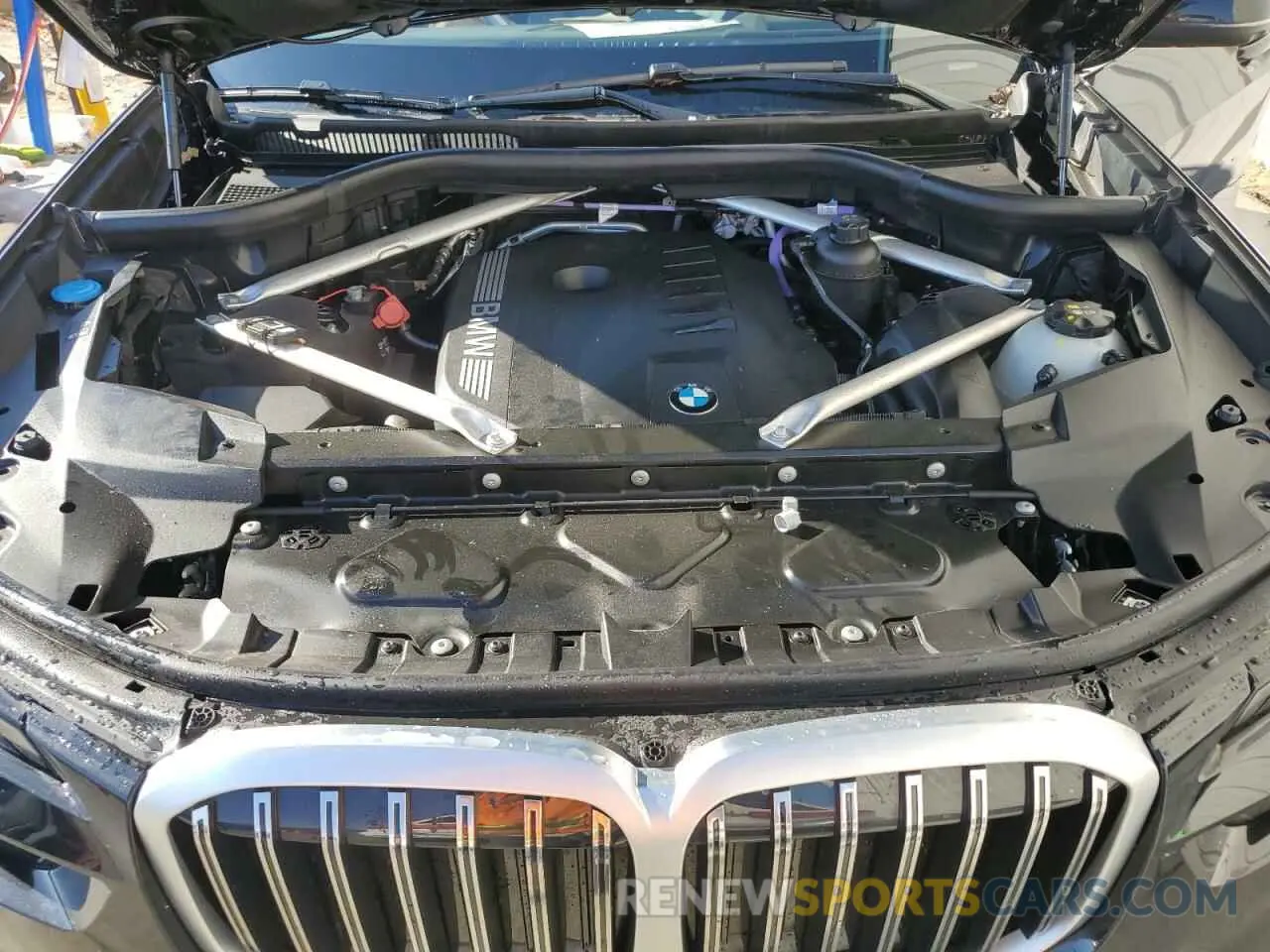 12 Photograph of a damaged car 5UX23EM09R9U39244 BMW X7 2024