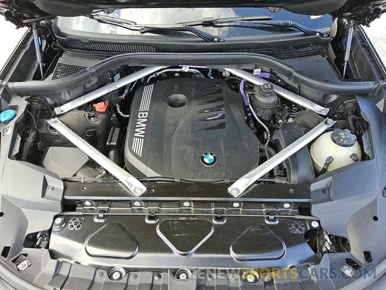 12 Photograph of a damaged car 5UX23EM09R9V90469 BMW X7 2024